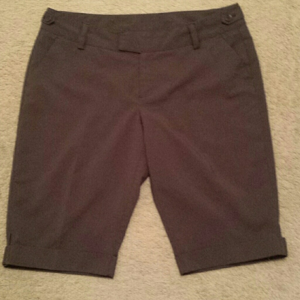 Women's Capris